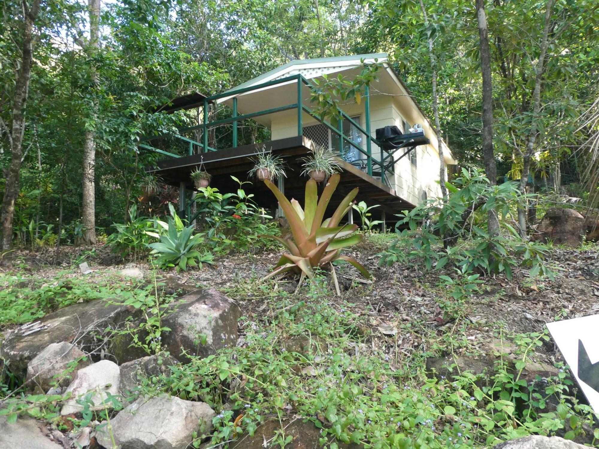 Vista Hinchinbrook Aparthotel Cardwell Exterior photo